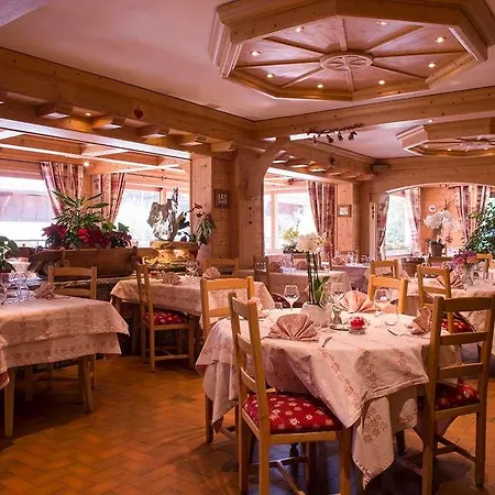 Hotel Chalet-hotel Neige Et Roc, The Originals Relais 4*