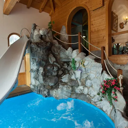 Chalet-hotel Neige Et Roc, The Originals Relais Hotel