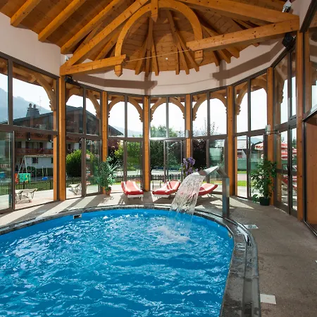 Chalet-hotel Neige Et Roc, The Originals Relais Hotel 4*