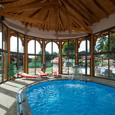 Hotel Chalet-hotel Neige Et Roc, The Originals Relais 4*