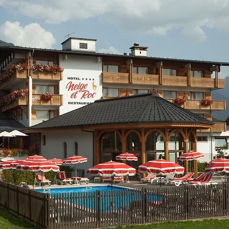 Chalet-hotel Neige Et Roc, The Originals Relais Hotel Samoens