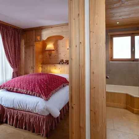 Chalet-hotel Neige Et Roc, The Originals Relais Hotel Samoens