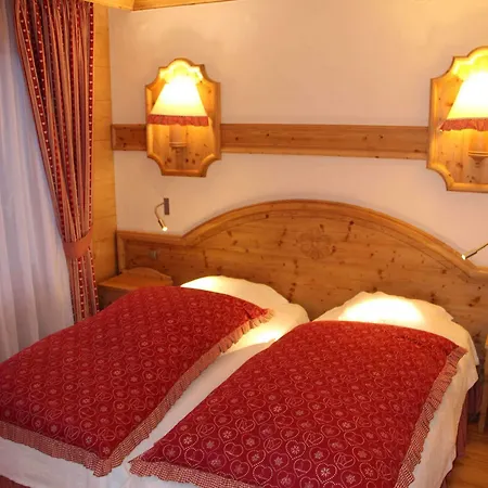 Chalet-hotel Neige Et Roc, The Originals Relais