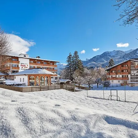 Chalet-hotel Neige Et Roc, The Originals Relais Samoëns