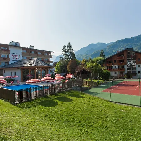 Chalet-hotel Neige Et Roc, The Originals Relais 4*