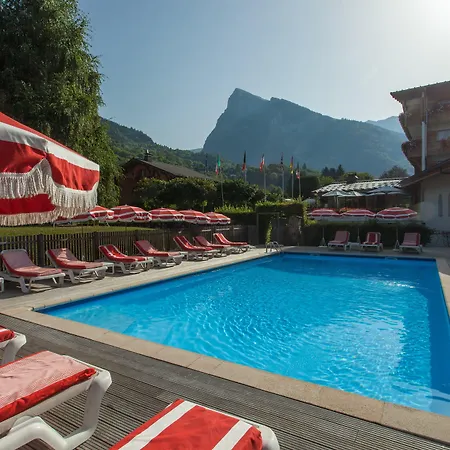 Chalet-hotel Neige Et Roc, The Originals Relais Hotel