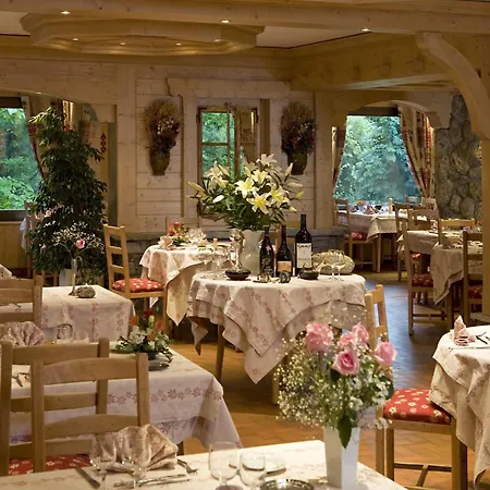 Chalet-hotel Neige Et Roc, The Originals Relais