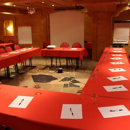 Chalet-hotel Neige Et Roc, The Originals Relais Hotel 4*