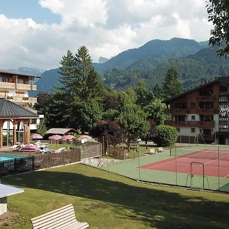 Chalet-hotel Neige Et Roc, The Originals Relais Hotel 4*